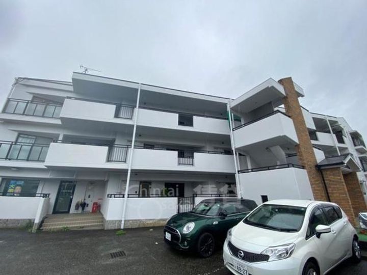 兵庫県川西市東多田1丁目の賃貸マンションの外観