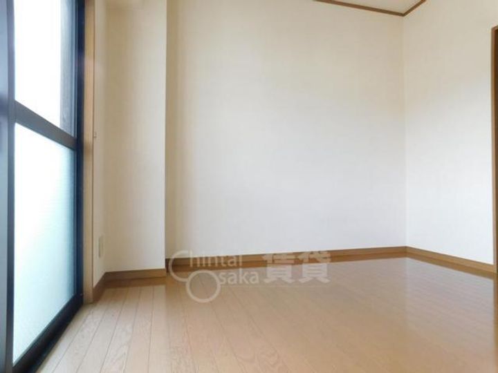 兵庫県川西市東多田1丁目の賃貸マンションの居間