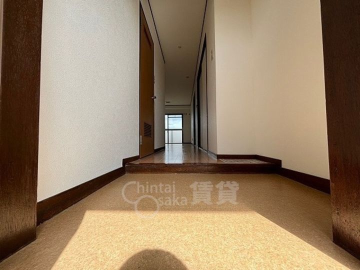 大阪府豊中市南桜塚4丁目の賃貸マンションの玄関