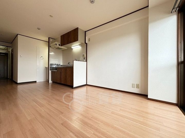 大阪府豊中市南桜塚4丁目の賃貸マンションの居間