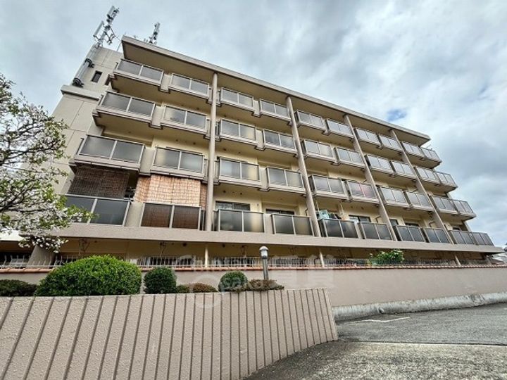 大阪府豊中市南桜塚4丁目の賃貸マンションの外観