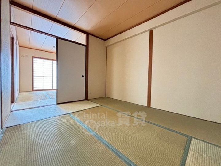 大阪府豊中市南桜塚4丁目の賃貸マンションの居間