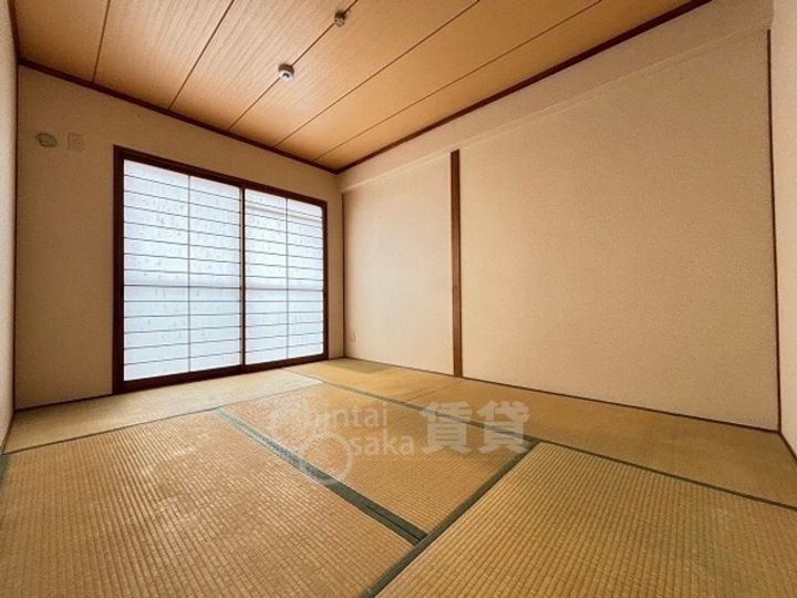 大阪府豊中市南桜塚4丁目の賃貸マンションの居間