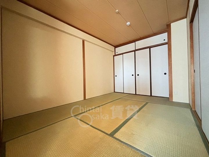 大阪府豊中市南桜塚4丁目の賃貸マンションの居間