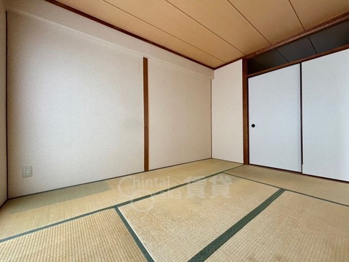 大阪府豊中市南桜塚4丁目の賃貸マンションの居間