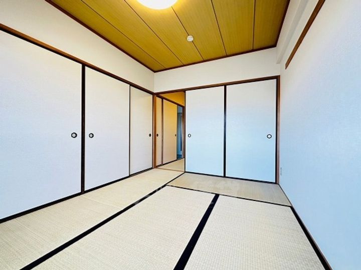 大阪府吹田市江坂町2丁目の賃貸マンションの寝室