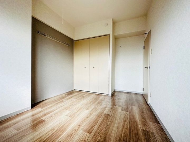 大阪府吹田市江坂町2丁目の賃貸マンションの居間
