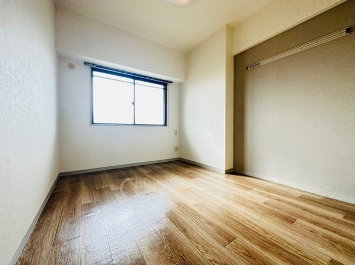 大阪府吹田市江坂町2丁目の賃貸マンションの居間