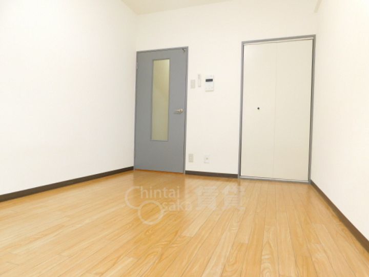 大阪府池田市天神1丁目の賃貸マンションの居間