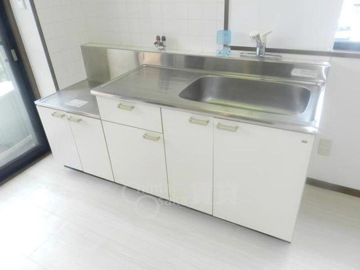 大阪府箕面市牧落5丁目の賃貸マンションのキッチン