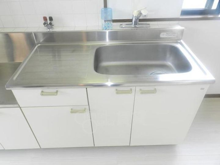 大阪府箕面市牧落5丁目の賃貸マンションのキッチン