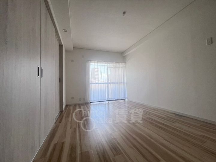 大阪府豊中市末広町2丁目の賃貸マンションの居間