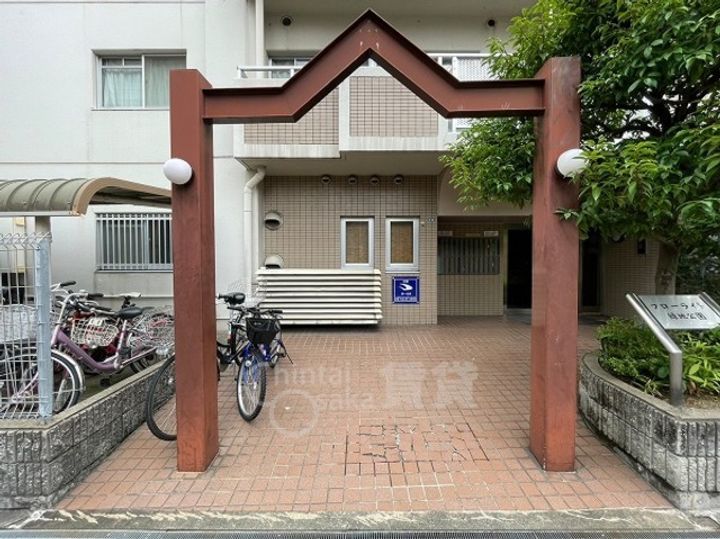 大阪府豊中市寺内1丁目(マンション)の賃貸物件の玄関