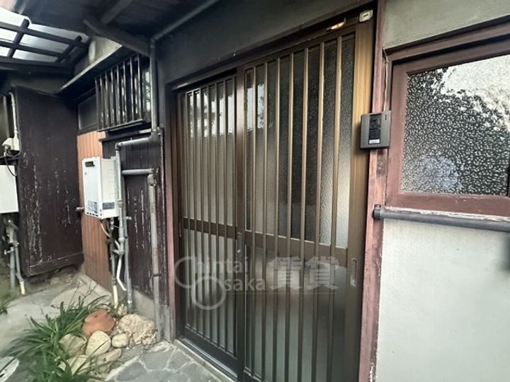 大阪府豊中市刀根山2丁目(一戸建)の賃貸物件の玄関