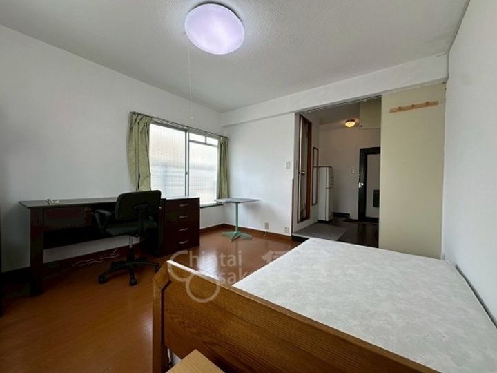 ワールドハーモニーの居間