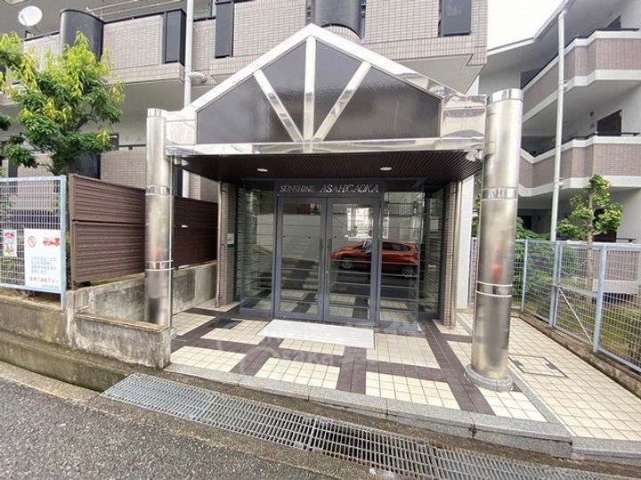 大阪府吹田市朝日が丘町(マンション)の賃貸物件の玄関