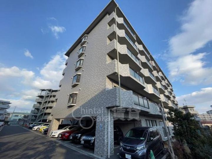 大阪府豊中市上新田1丁目の賃貸マンションの外観