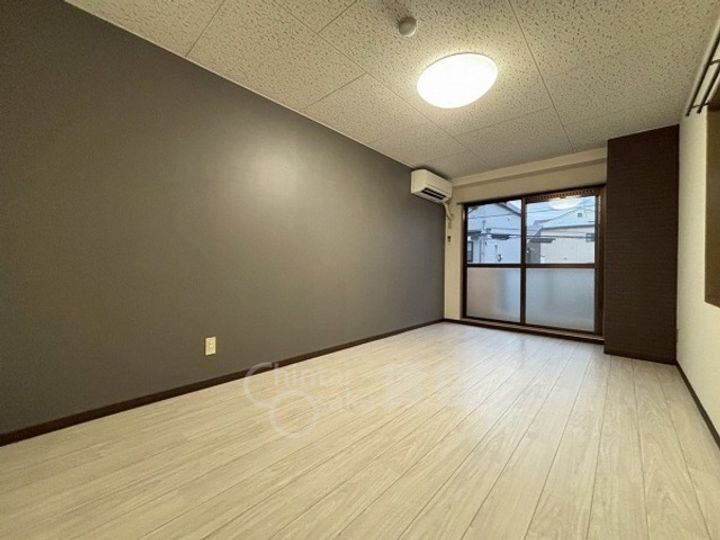 大阪府吹田市寿町2丁目の賃貸マンションの居間