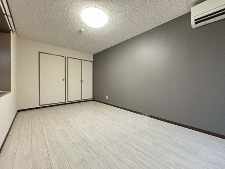 大阪府吹田市寿町2丁目の賃貸マンションの居間