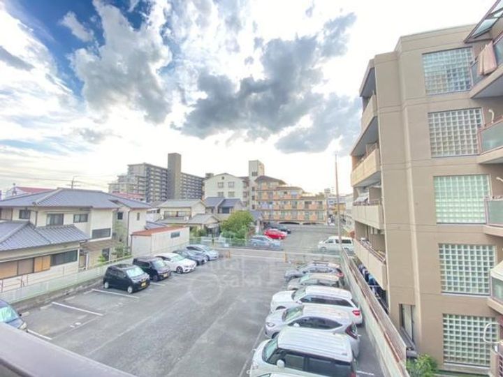 アートプラザ利倉西の周辺