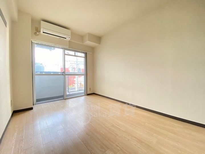 ロイヤルメゾン石橋の居間