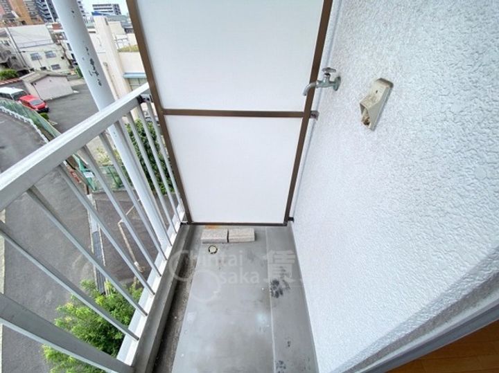 アライビルの内装