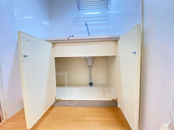 アライビルの内装