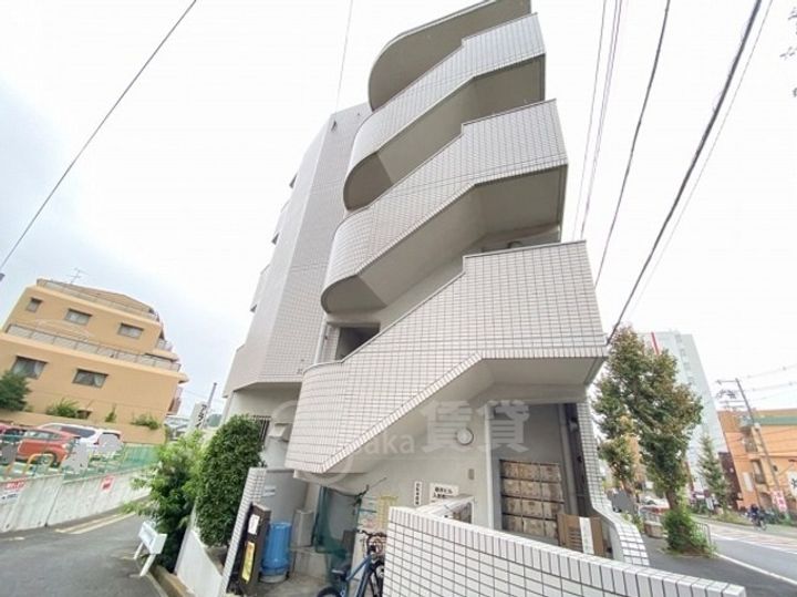 アライビルの外観