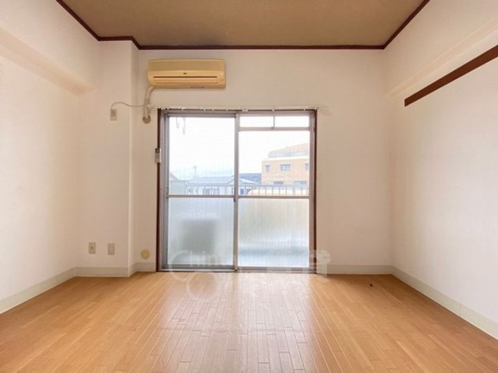 アライビルの寝室