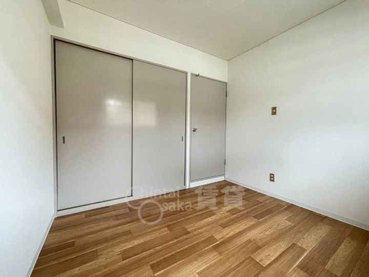 メゾンリラ千里山の寝室