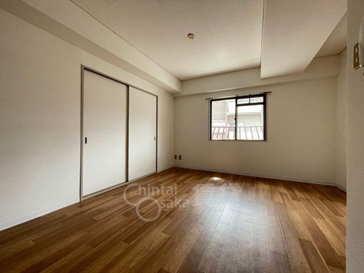 メゾンリラ千里山の居間