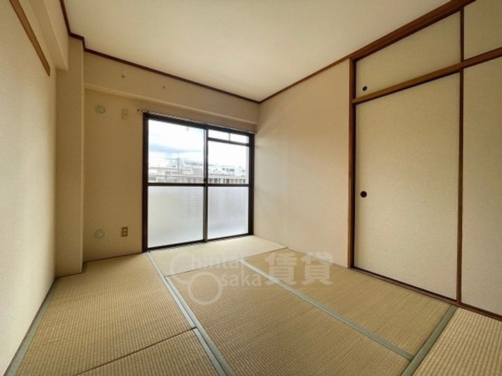 メゾンリラ千里山の居間