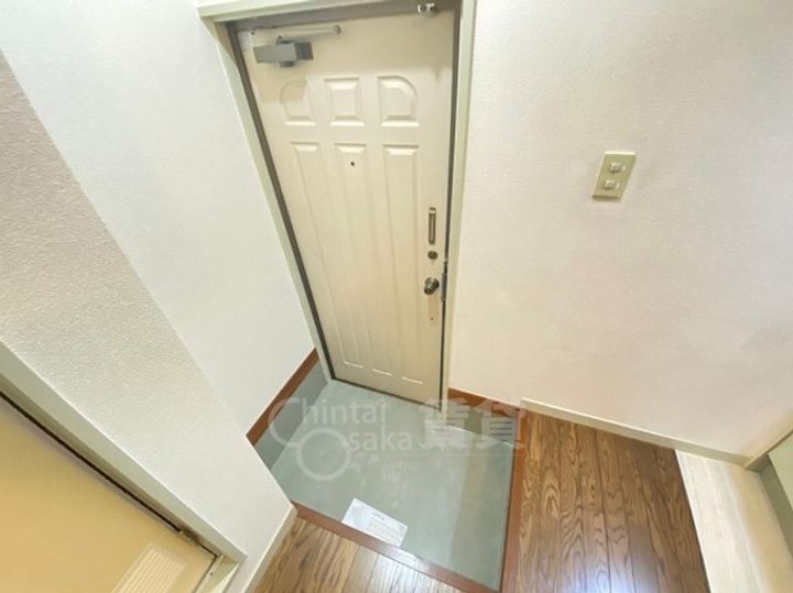 ハイツ岸本の玄関