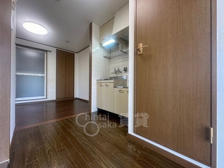 花屋敷日進ビルの居間