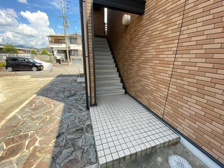 リバーサイド1の玄関