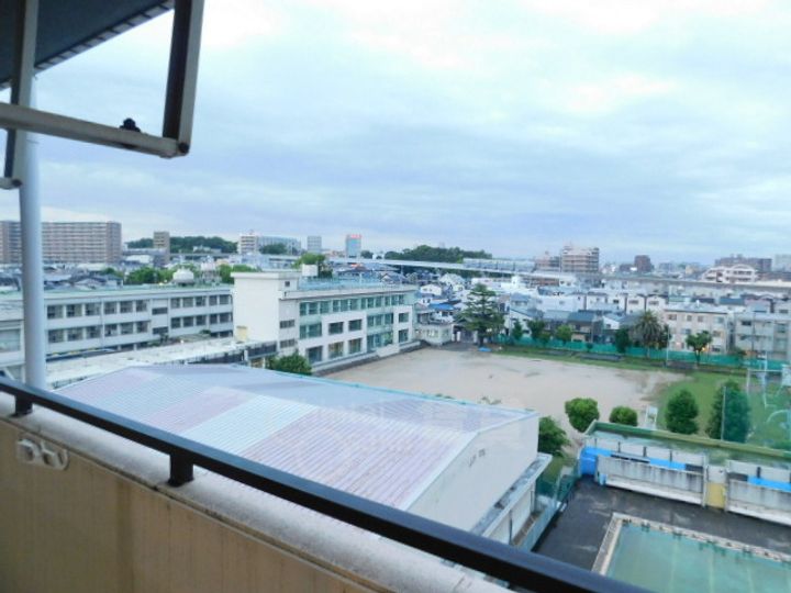 ローレル蛍池の周辺