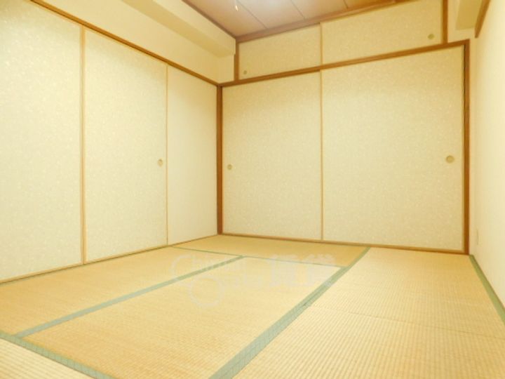 ローレル蛍池の居間