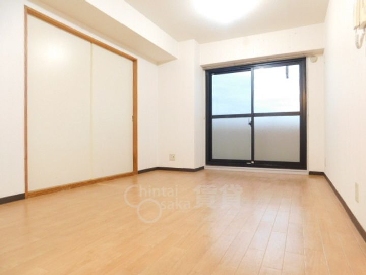 ローレル蛍池の居間