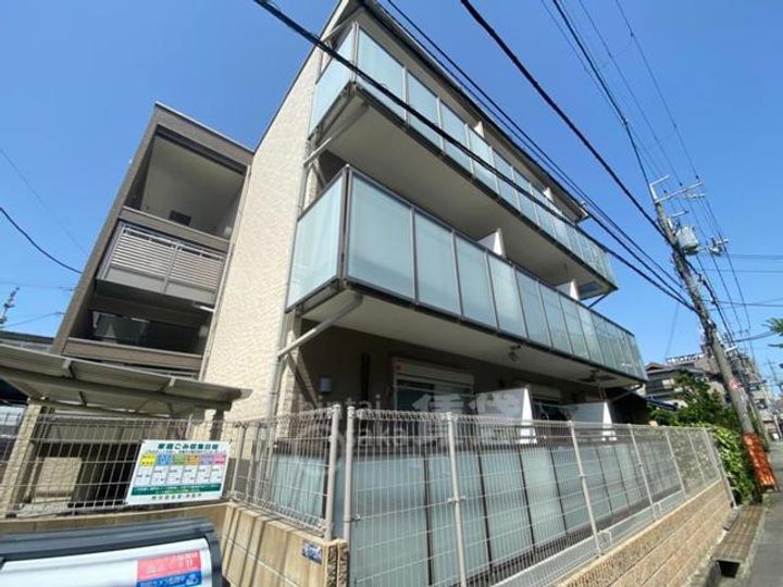 クレイノ浪華6の外観