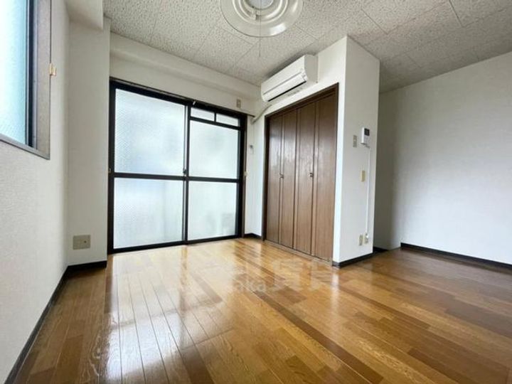 ゆうきマンションの居間