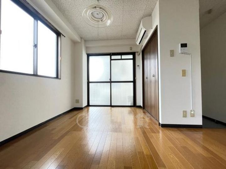 ゆうきマンションの居間