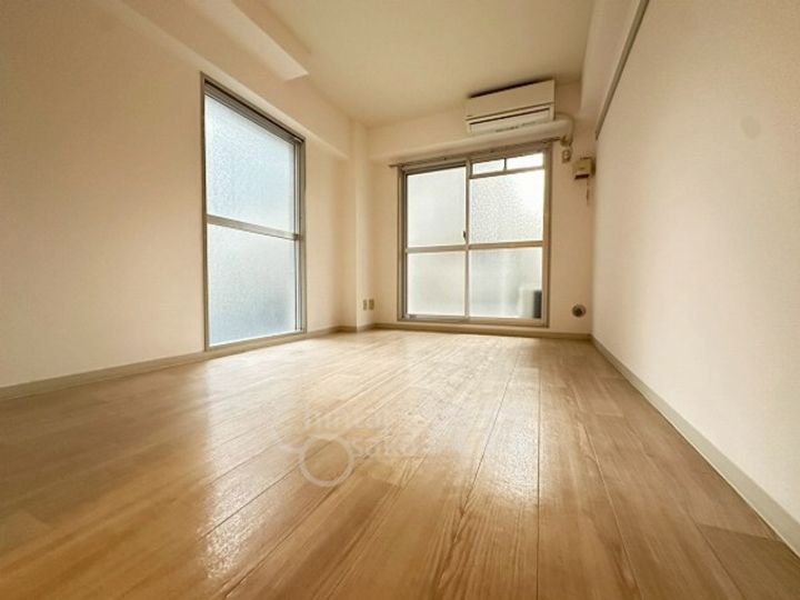 レインボーハイムの居間