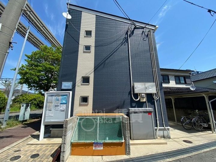 レオネクストプレシャウスの外観