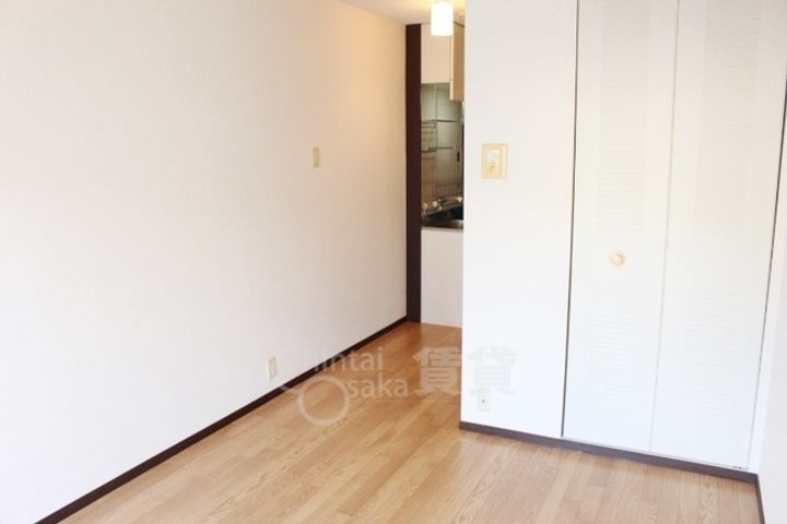 ヴィラージュみのおBの居間