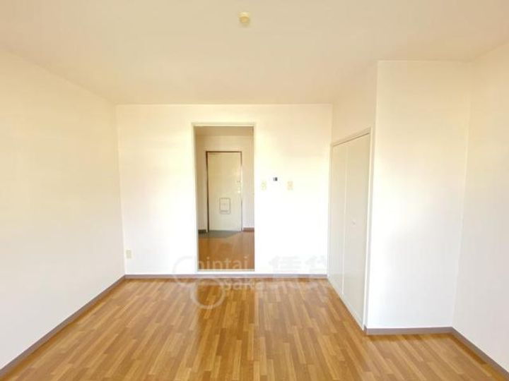 サンローズ唐池の居間