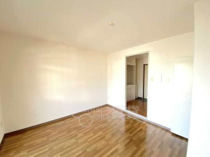 サンローズ唐池の居間