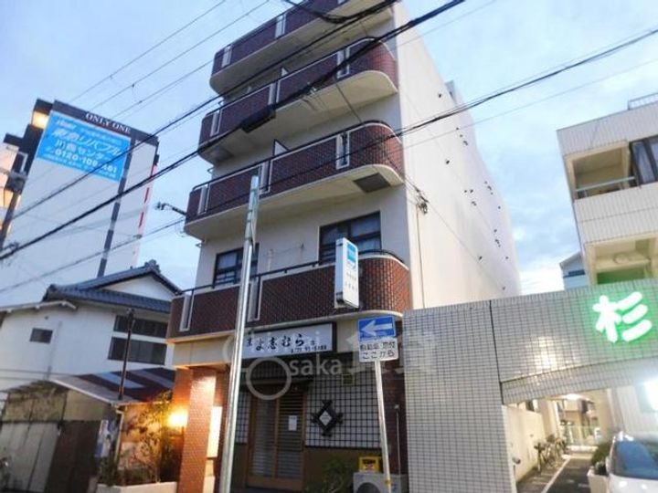 カーサ鹿谷の外観