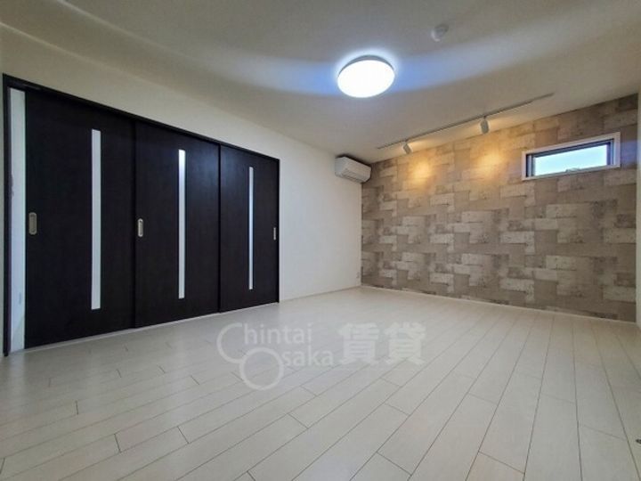 大阪府豊中市利倉2丁目の賃貸アパートの居間