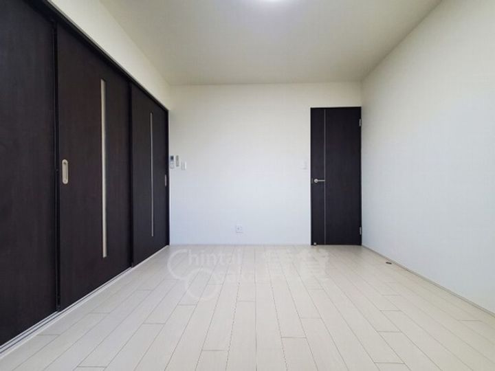 大阪府豊中市利倉2丁目の賃貸アパートの居間