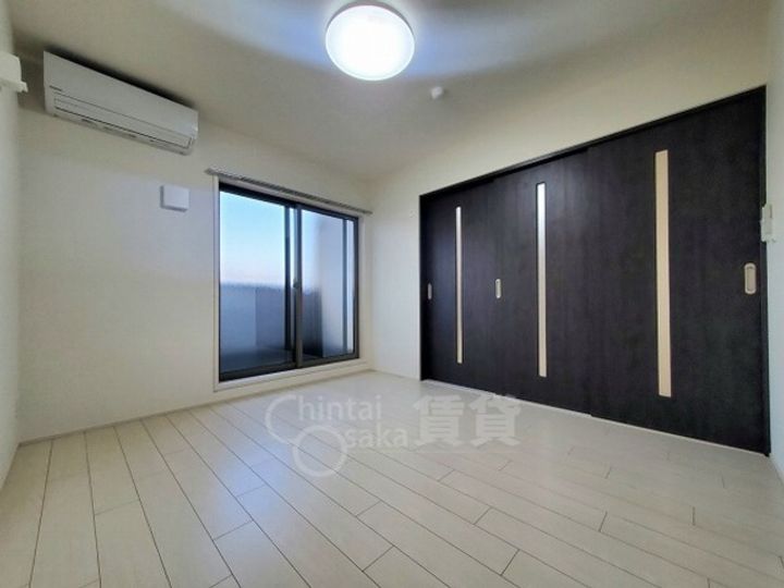 大阪府豊中市利倉2丁目の賃貸アパートの居間